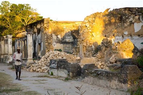 when was mozambique founded.